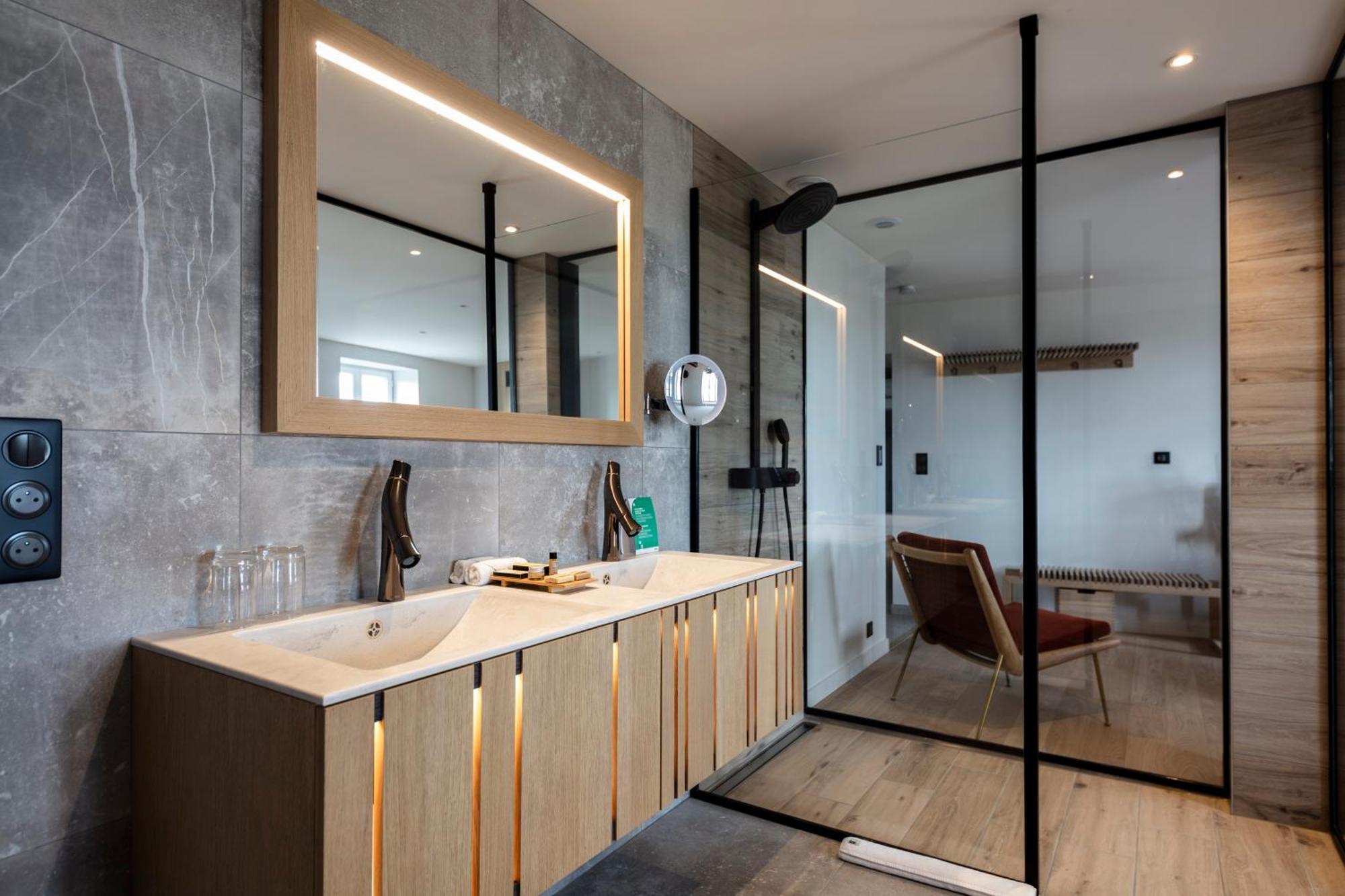 Hotel & Restaurant Origines Par Adrien Descouls - Teritoria Ле-Брок Номер фото